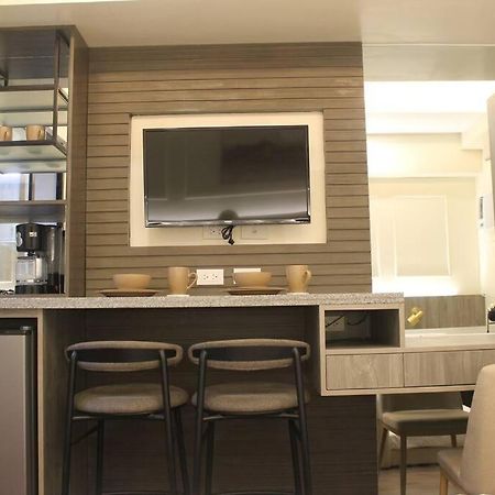 Condo Near Ayala Cebu City W Wifi Balcony ภายนอก รูปภาพ