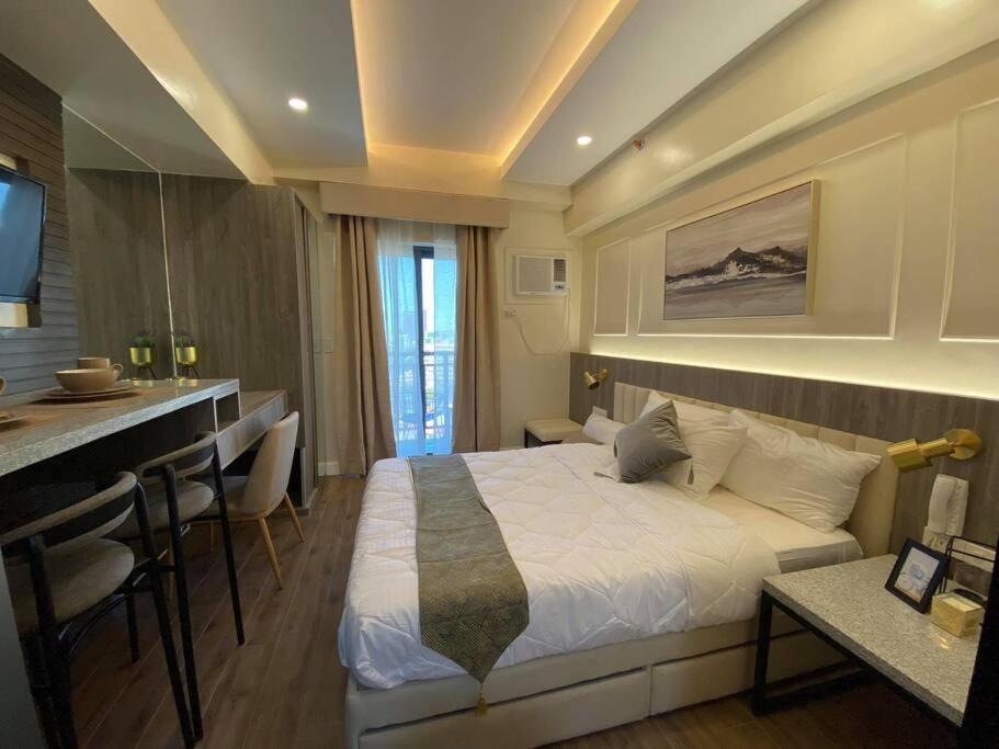 Condo Near Ayala Cebu City W Wifi Balcony ภายนอก รูปภาพ