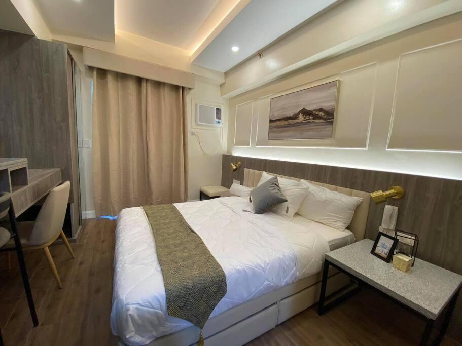 Condo Near Ayala Cebu City W Wifi Balcony ภายนอก รูปภาพ