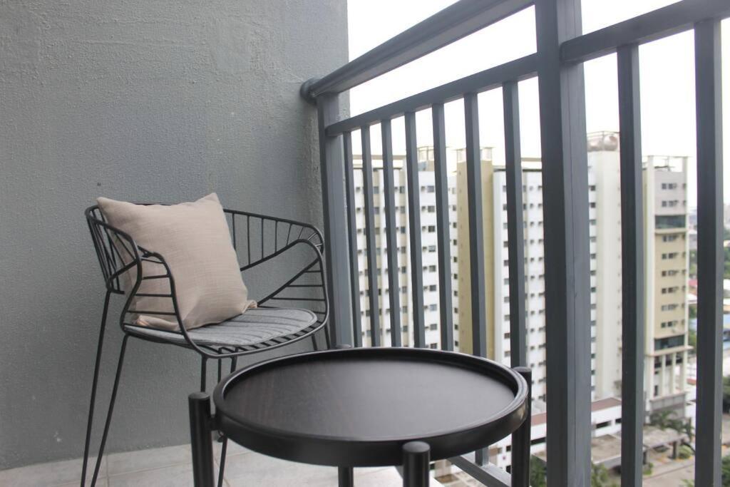 Condo Near Ayala Cebu City W Wifi Balcony ภายนอก รูปภาพ