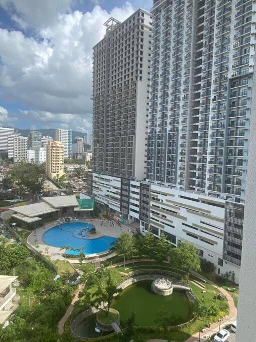 Condo Near Ayala Cebu City W Wifi Balcony ภายนอก รูปภาพ